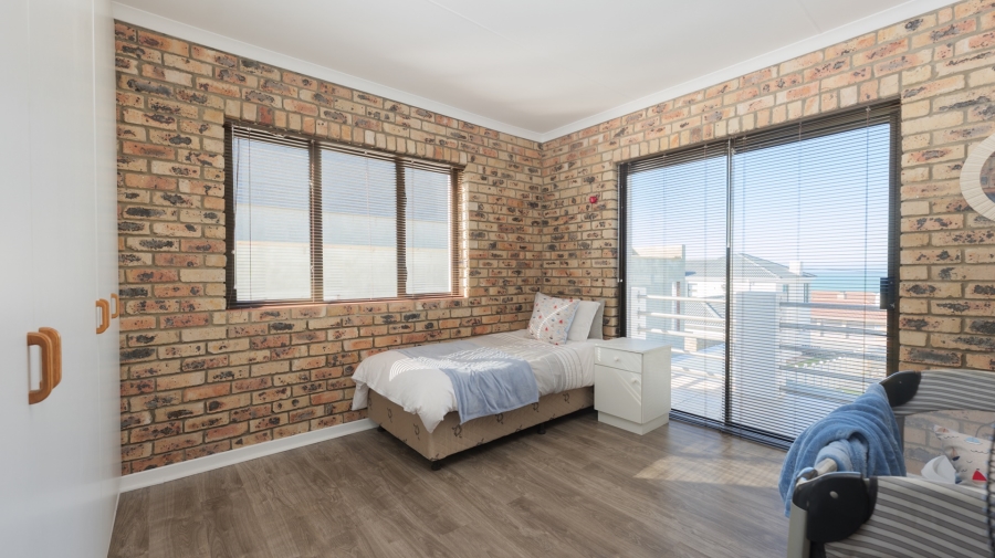 4 Bedroom Property for Sale in Oceanview Heights Western Cape